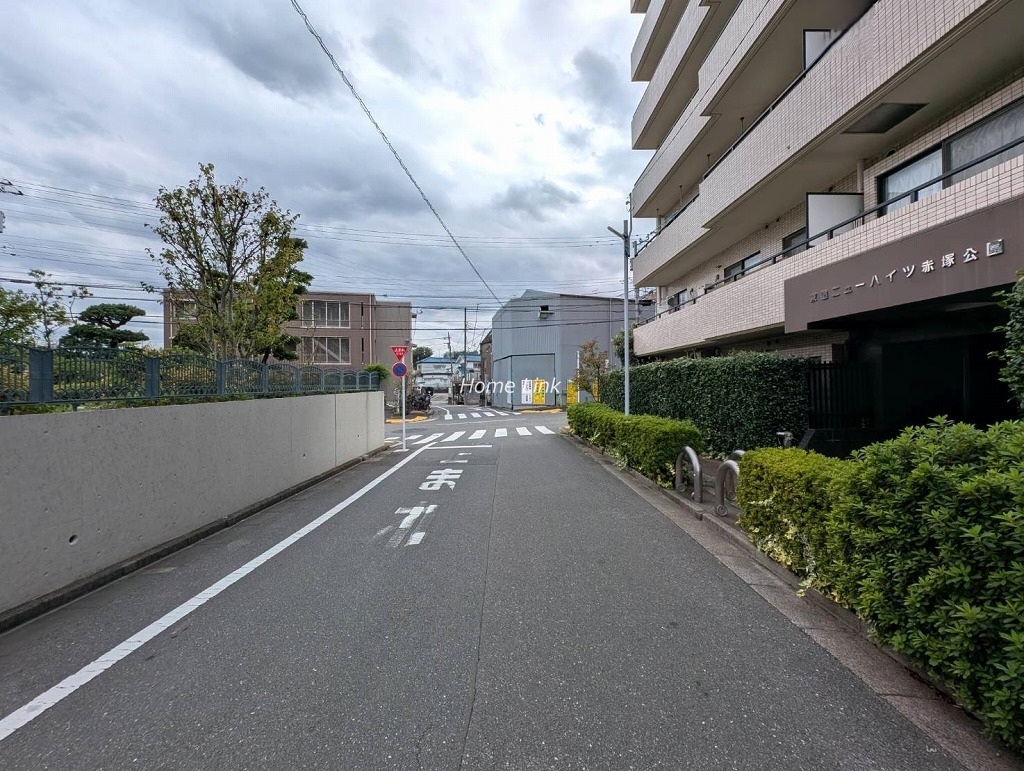 東建ニューハイツ赤塚公園　東側 前面道路